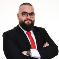 Fidan Vllasa, Gründer und Geschäftsführer der Easy Consulting Group GmbH